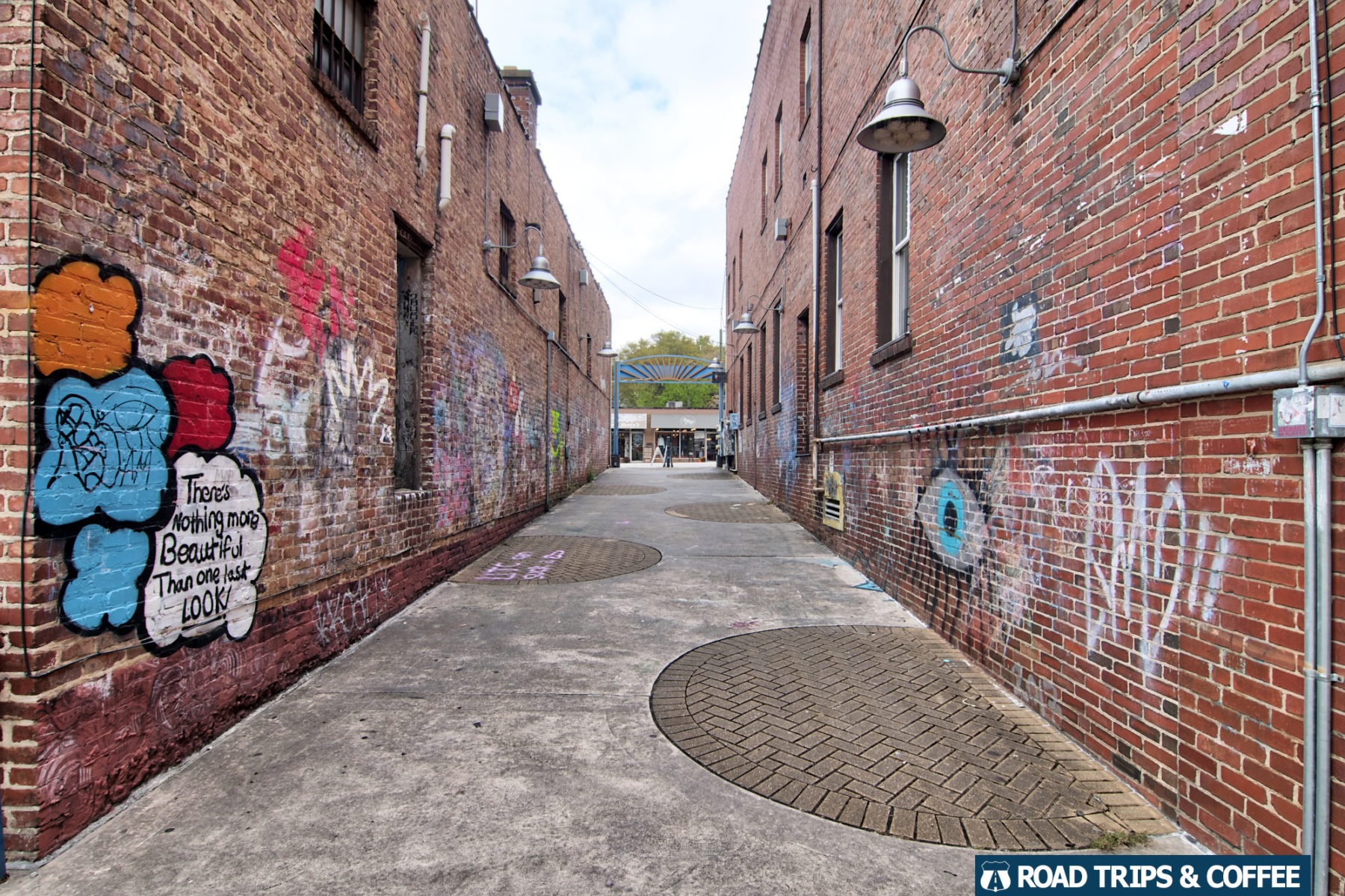 A colorful brick alley in the NorthShore of Chattanooga, Tennessee
